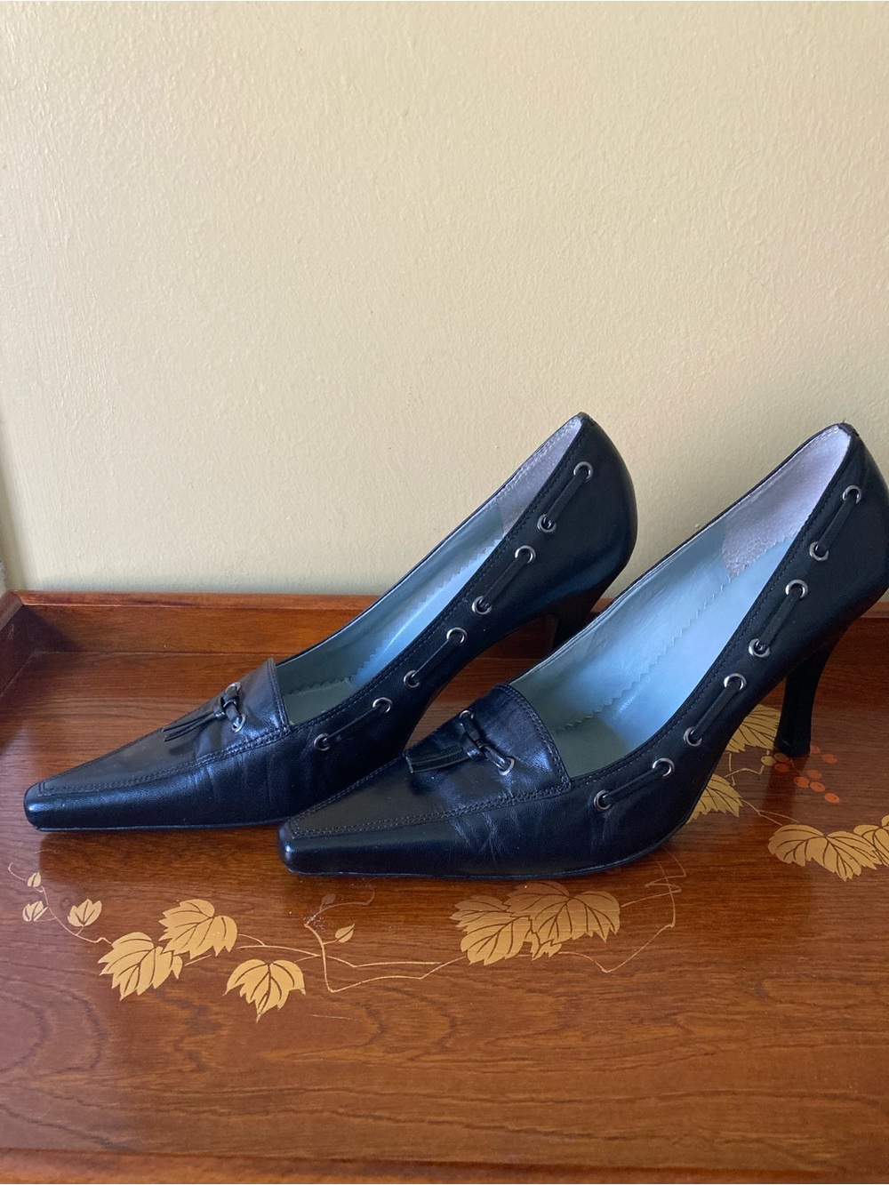 BCBG Paris Women's Black Leather Pointed Toe Heels